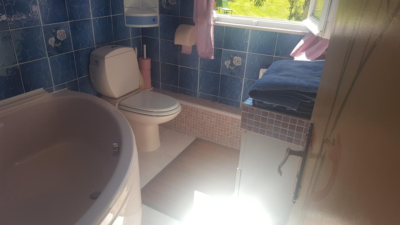 Camden House Bed & Breakfast Aubry-le-Panthou ภายนอก รูปภาพ