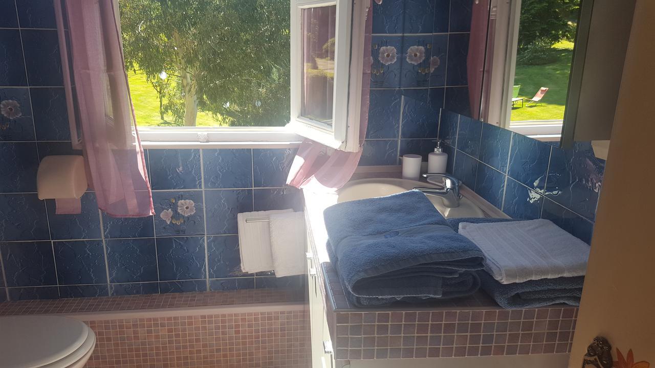 Camden House Bed & Breakfast Aubry-le-Panthou ภายนอก รูปภาพ